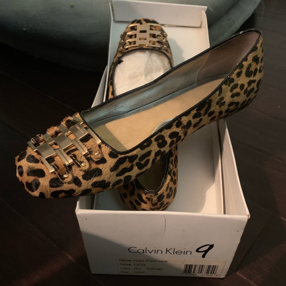 Calvin Klein “Pazia” ballet flats